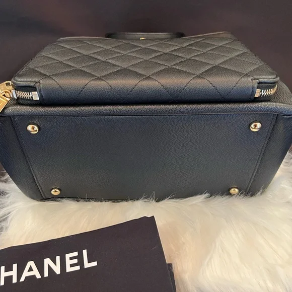 Chanel Business Affinity Tote Bag, Caviar Black Leather, Gold Hardware - Picture 3 of 13